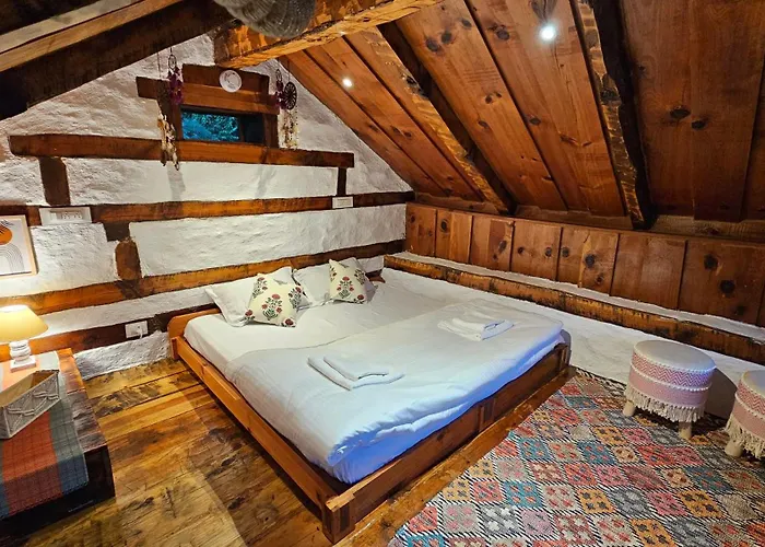 Parvatis Lap Luxury Hostel & Camps Kasol